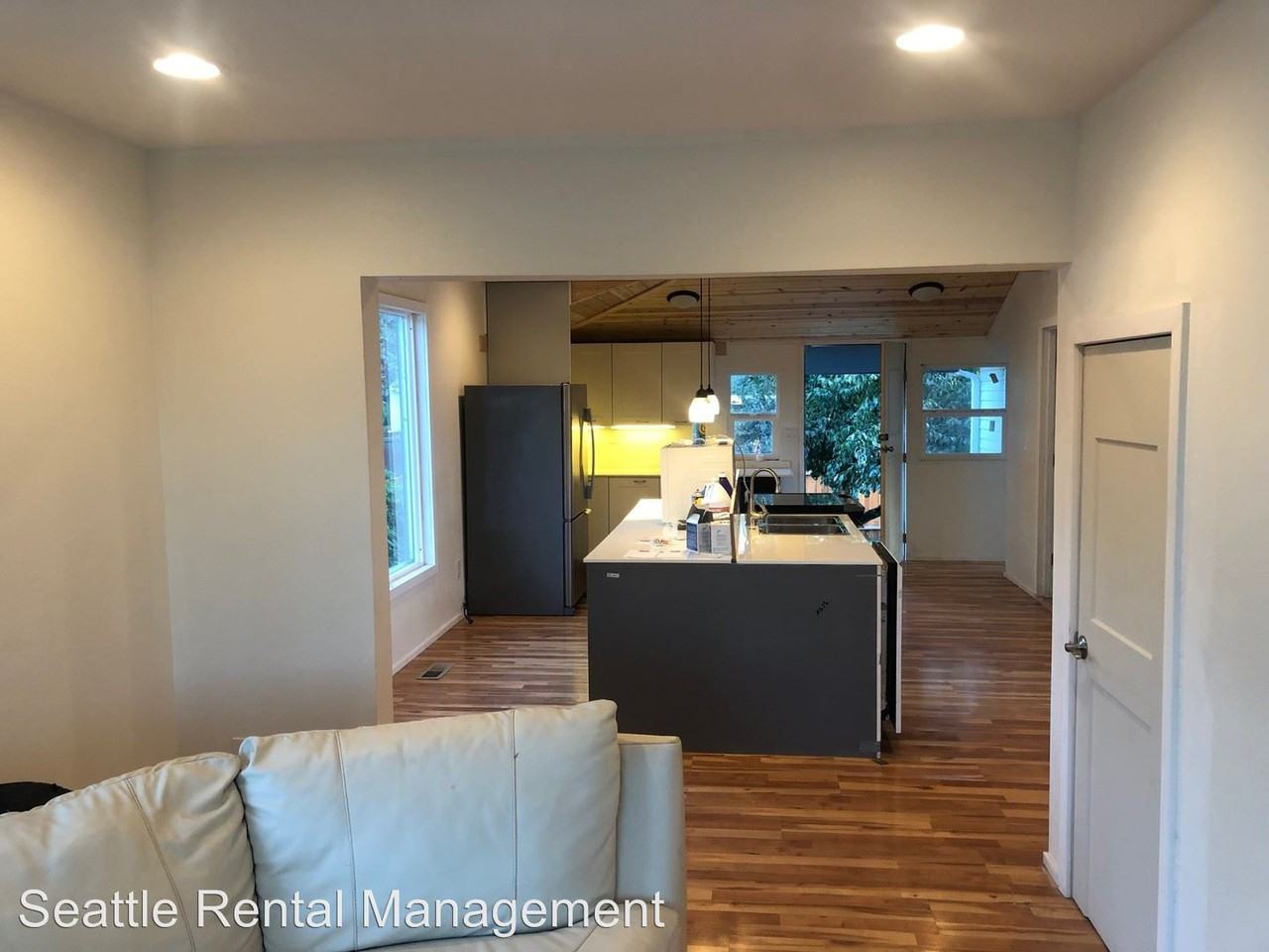 515 S Donovan St - Upper - Photo 2 of 8
