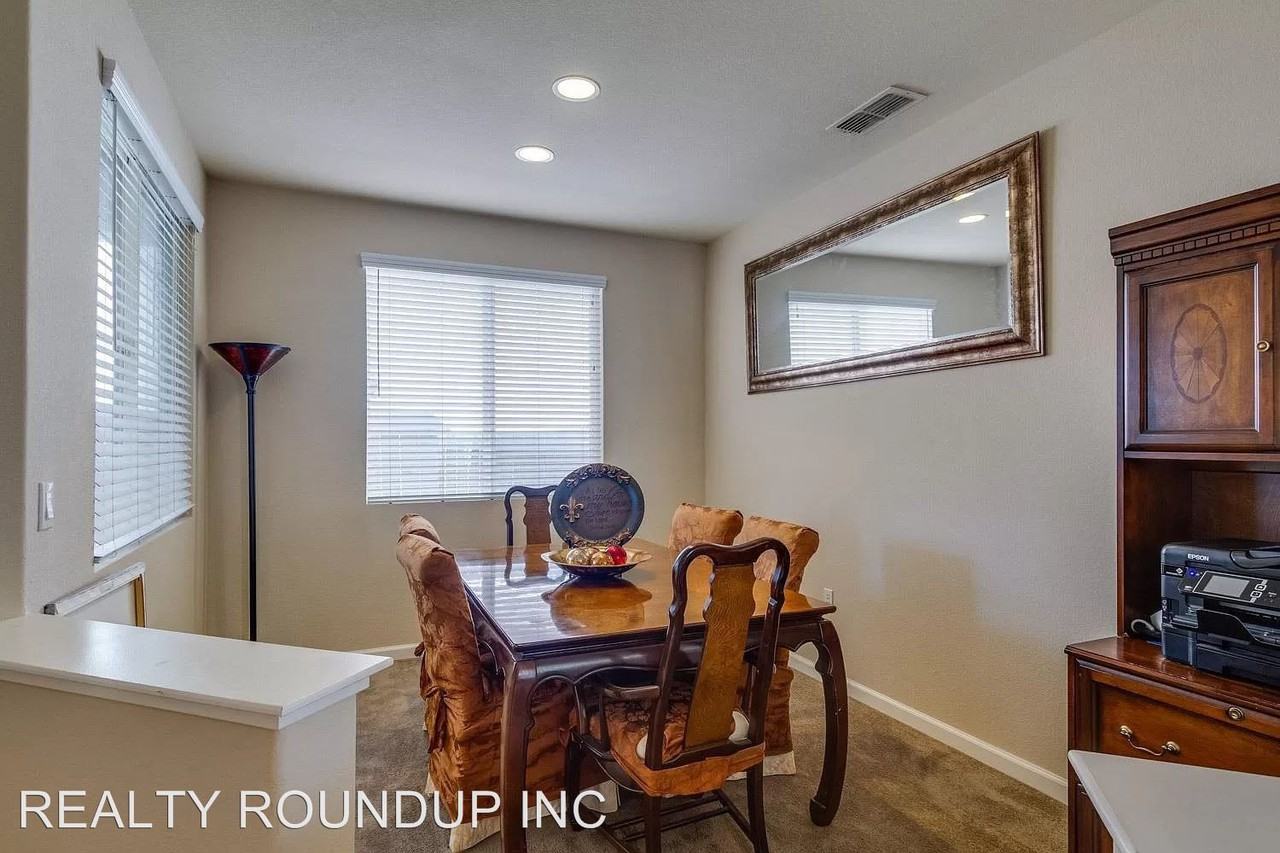 10141 E Taron Dr - Photo 3 of 21