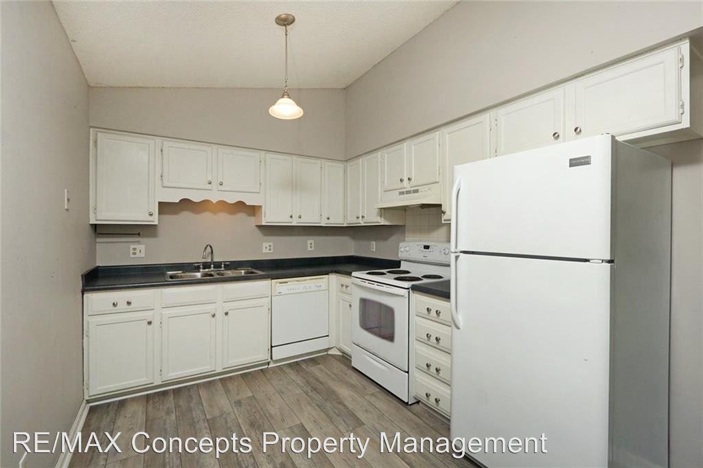 201 Tyler Street - Photo 3 of 12