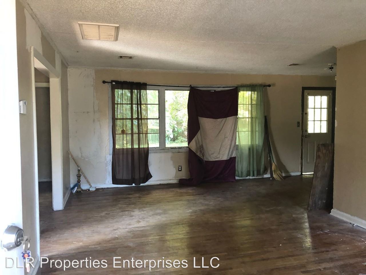 2210 N. Louisville Avenue - Photo 2 of 7