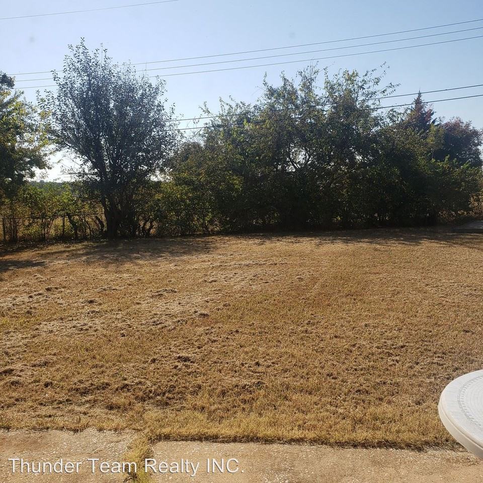 338 Ne 59th Street - Photo 3 of 20