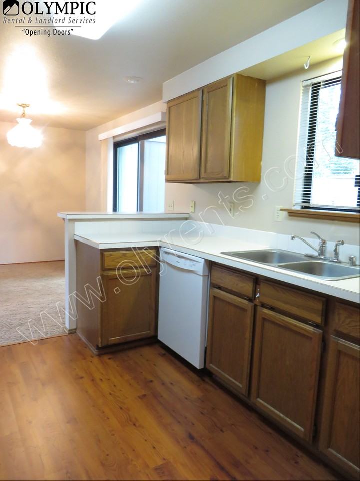 503 Malibu Dr Se - Photo 4 of 19