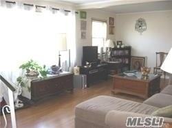 57 Washington Dr - Photo 3 of 14