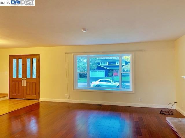 131 Camrose Pl - Photo 3 of 20