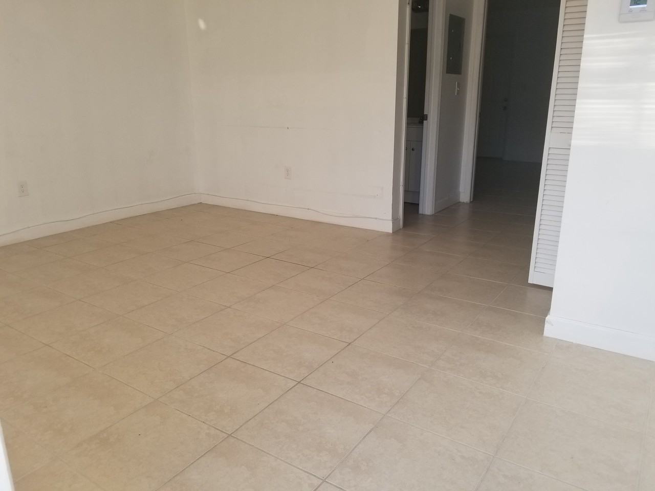 1770 Southwest 44th Avenue #No.3 - Photo 6 of 14