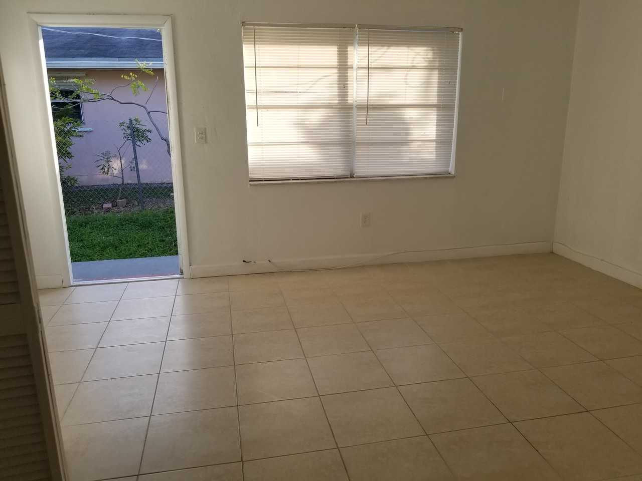 1770 Southwest 44th Avenue #No.3 - Photo 5 of 14