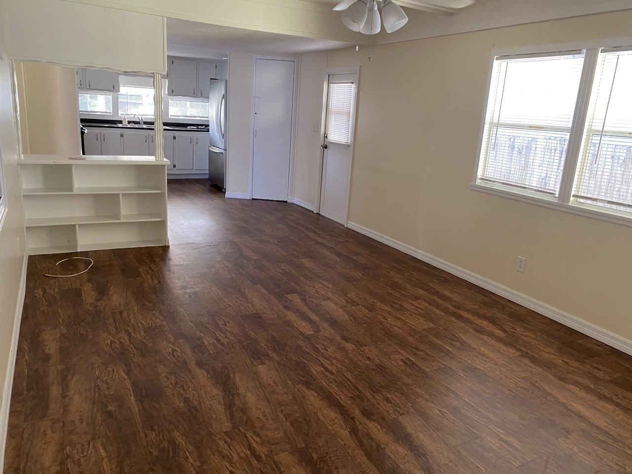 5134 Yellow Pine St N - Photo 3 of 9
