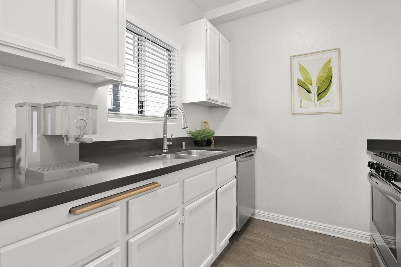 NOVA TOWNHOMES, Apartments in Canoga Park, CA - Photo 3 of 18