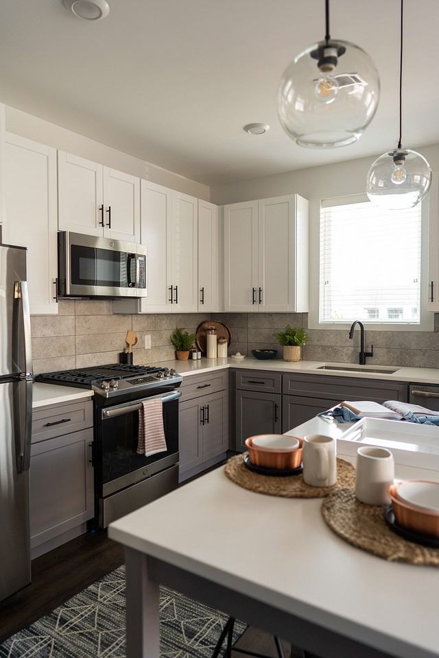 Arlo Apartment Homes - Photo 3 of 46