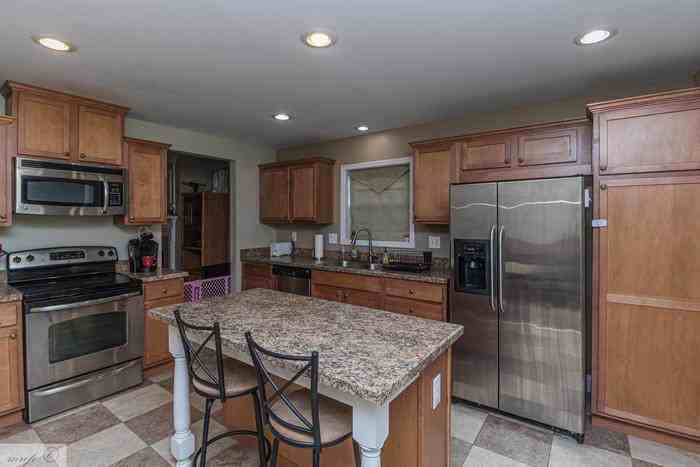 201 Willow Pond Drive - Photo 3 of 9