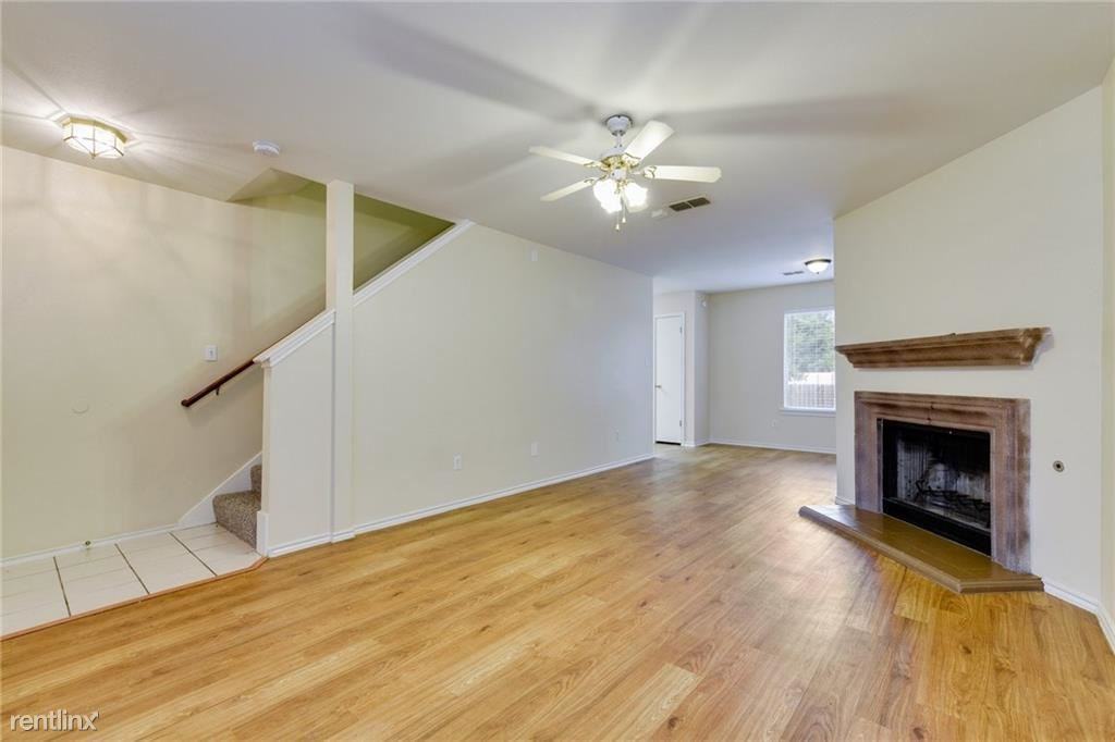 1912 Windy Park Dr - Photo 3 of 13