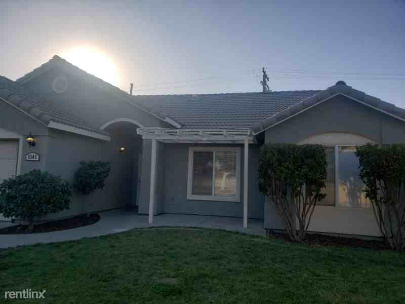 3305 S Martin St - Photo 3 of 15