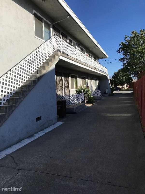 341 Albion Ave 5 - Photo 3 of 9