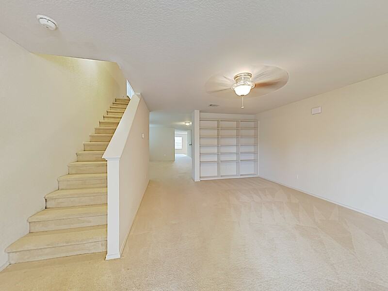 133 Driftwood Dr - Photo 2 of 17