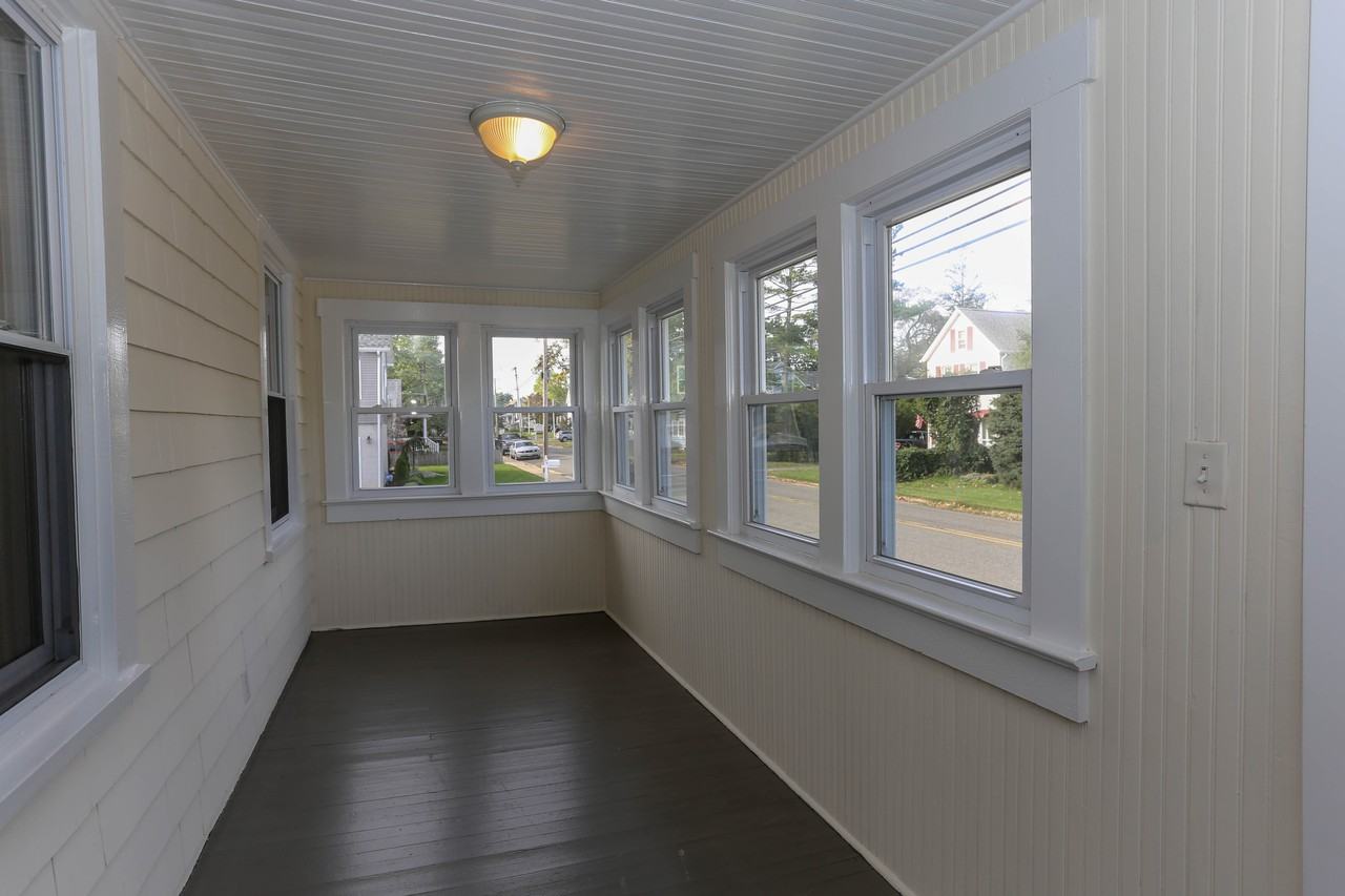 97 Wilson Ave - Photo 2 of 9