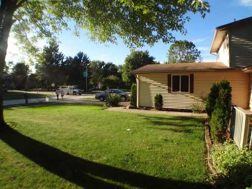 1012 Yarmouth Rd - Photo 3 of 17