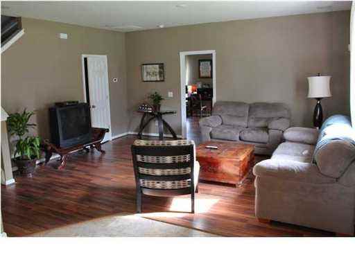 1101 Euclid Dr - Photo 3 of 21