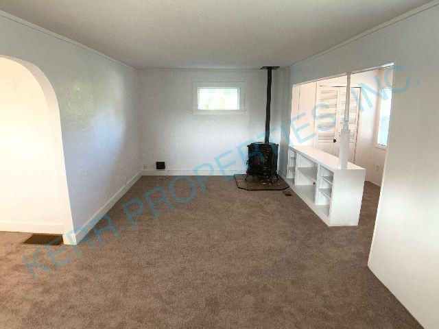 8838 Northeast Wygant Street - Photo 2 of 18