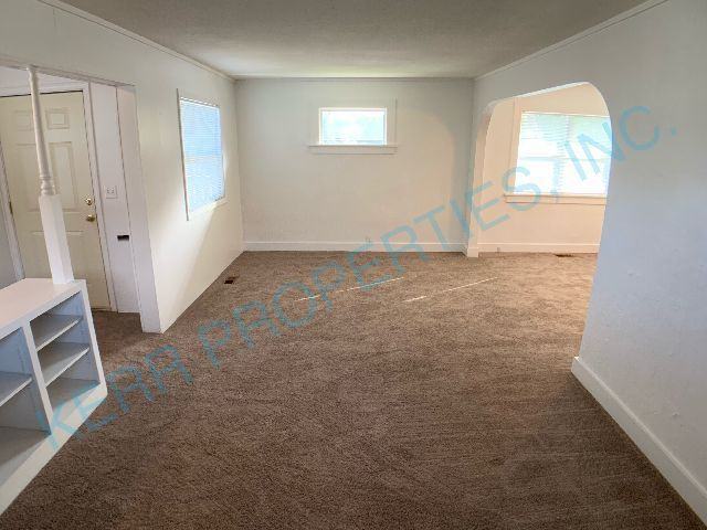 8838 Northeast Wygant Street - Photo 3 of 18