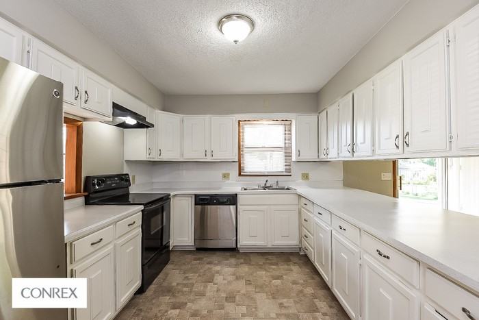 2600 Berry Avenue - Photo 3 of 8