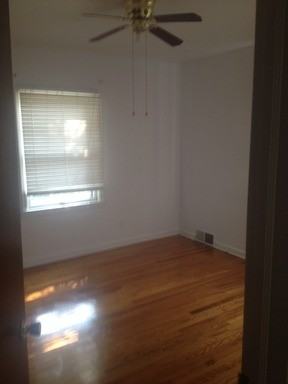 2124 37th St - Photo 3 of 6