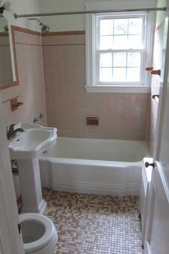 498 Main St - Photo 3 of 4