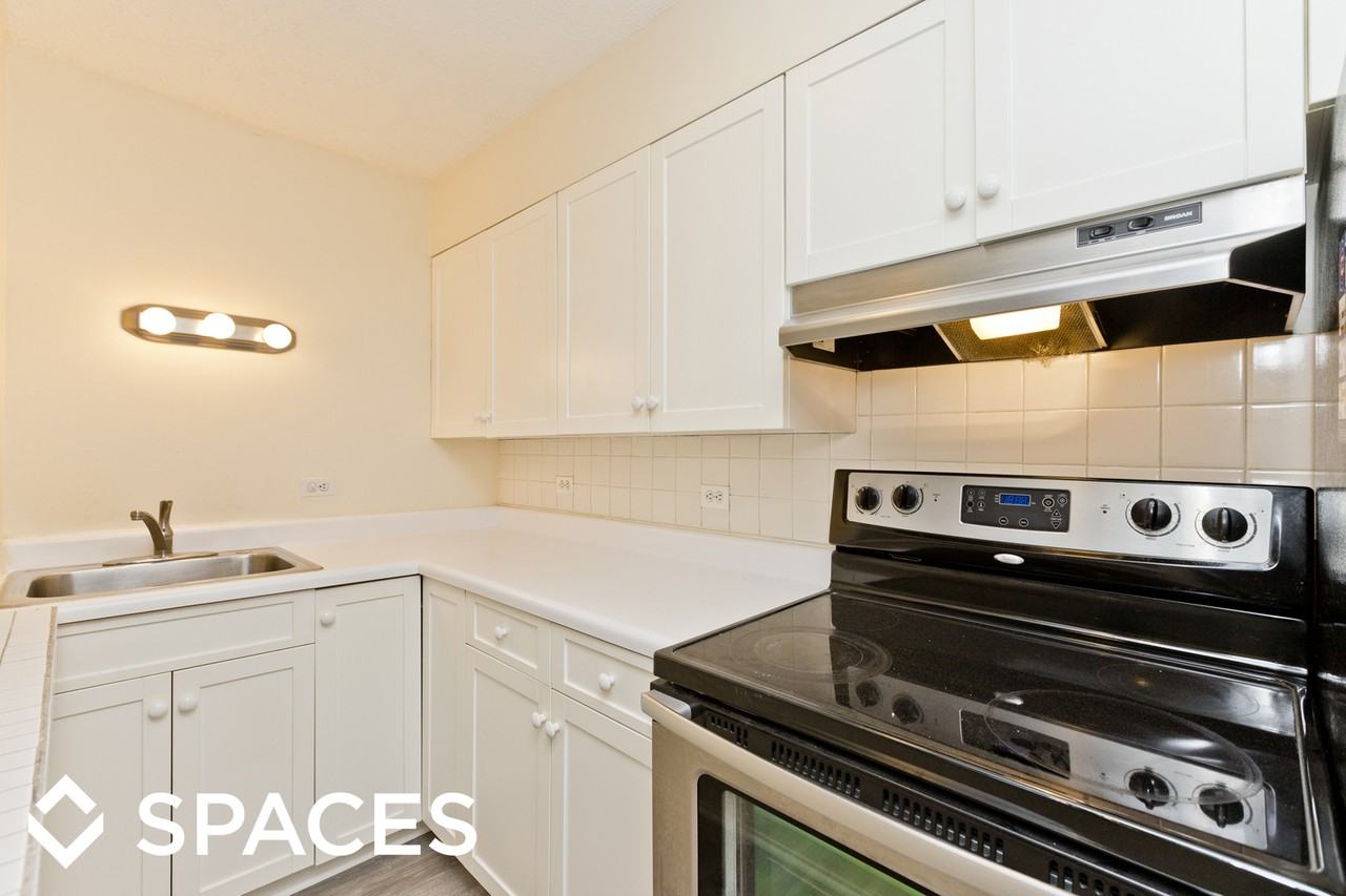 2225 N Halsted St #27