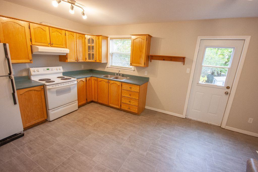 NEW RENOVATED 1b Rankin St - Photo 3 of 11