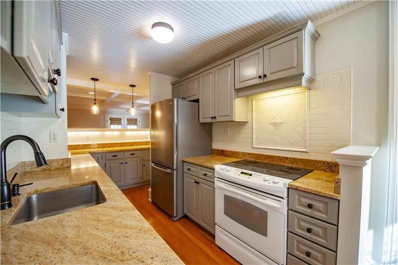 537 Barrett Avenue #4 - Photo 2 of 26