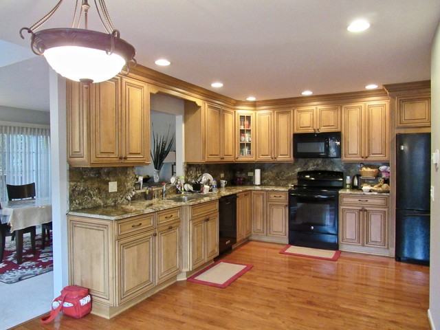 1381 Laurel Oaks - Photo 2 of 15