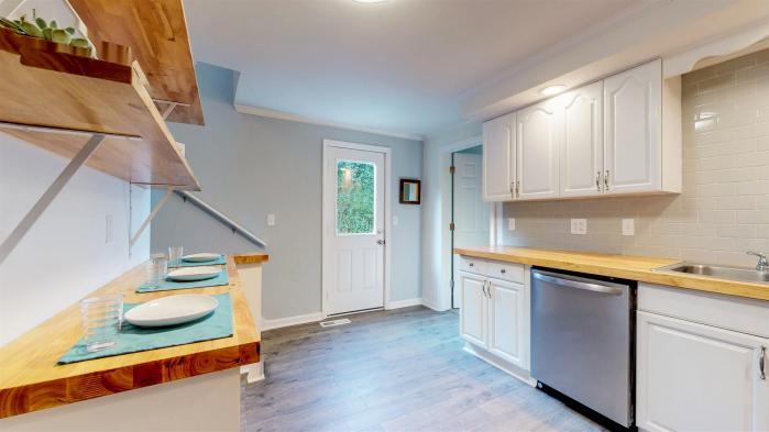 415 High St 415 1/2 - Photo 3 of 16