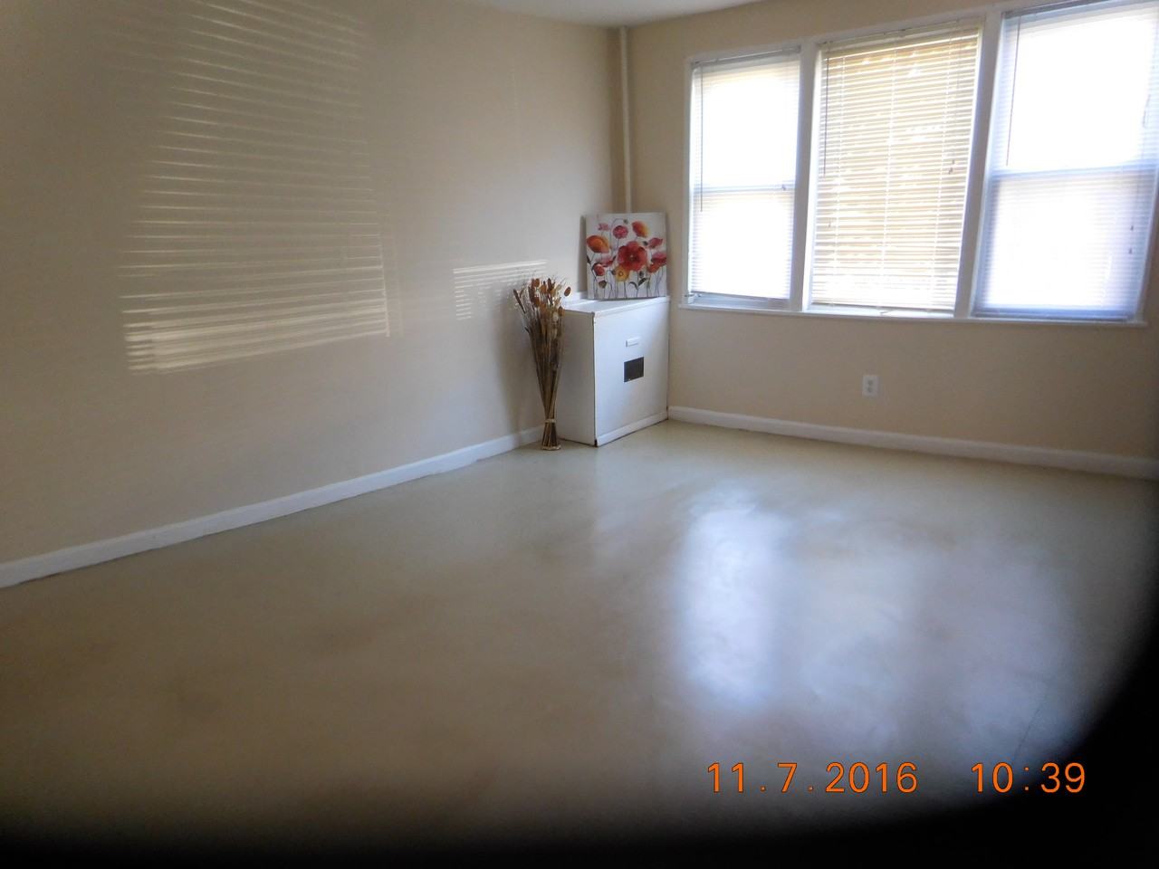 2544 Southdene Ave - Photo 3 of 6