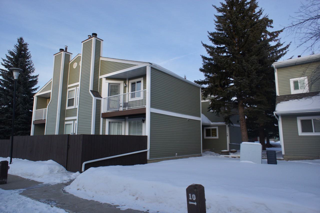 1820 Woodside Greens Unit 33, Edmonton, AB T6L 5L4 3 Bedroom House for