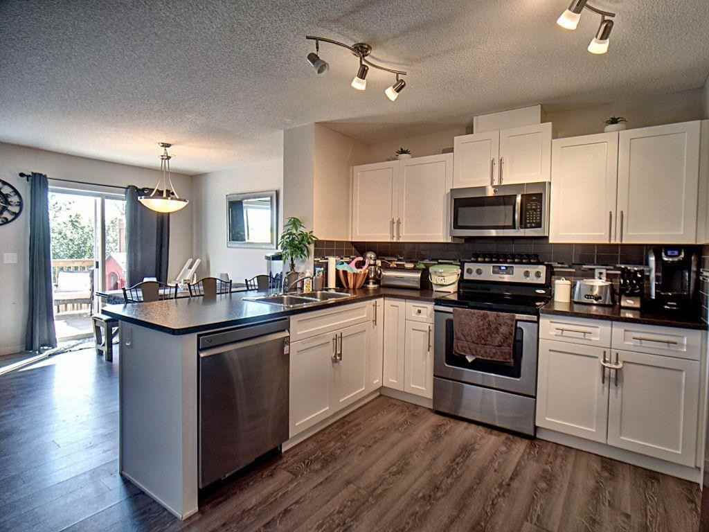 177 Santana Cres - Photo 2 of 20