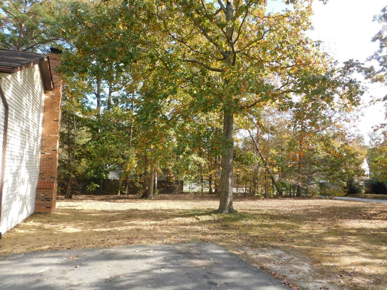 10701 Holleybrooke Dr - Photo 3 of 28