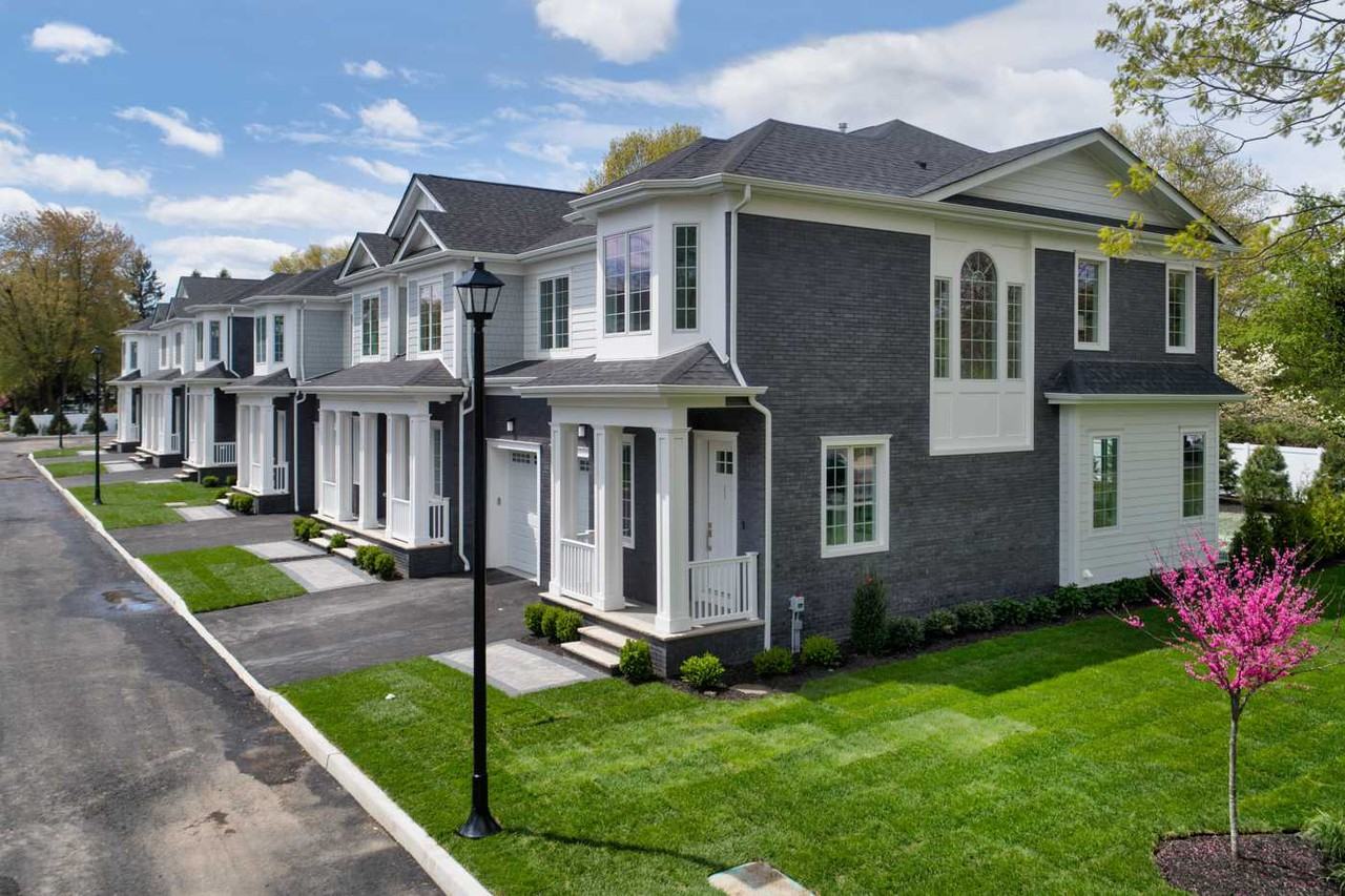 102 W Midland Ave - Photo 2 of 21