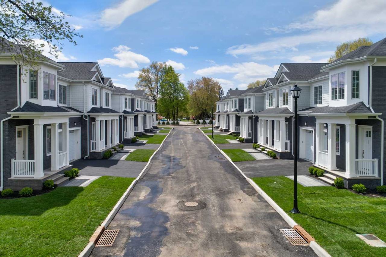 102 W Midland Ave - Photo 3 of 21