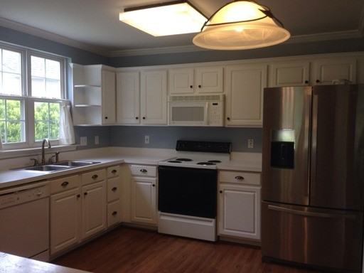 3791 Vanhoe Ln - Photo 3 of 13