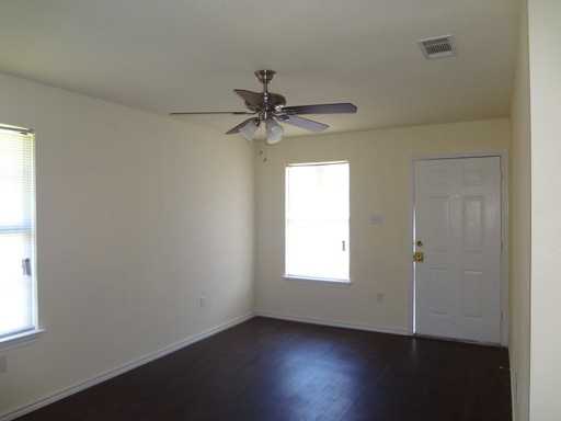 2815 Crenshaw Ave - Photo 3 of 13
