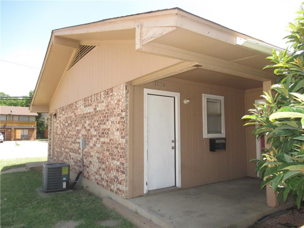 1122 N Center Street - Photo 2 of 12