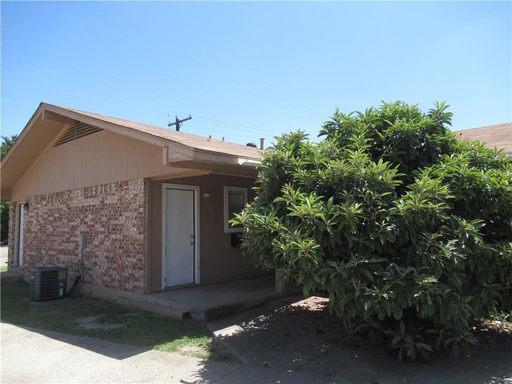 1122 N Center Street - Photo 3 of 12