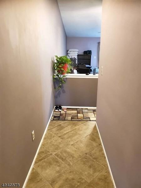 916 Spruce Hills Dr - Photo 2 of 15