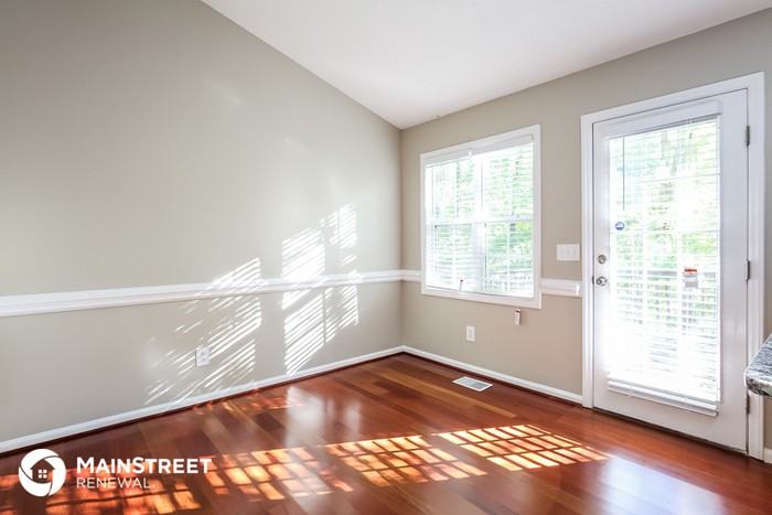 5541 Novack Street - Photo 3 of 15