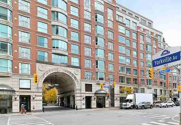 38 Avenue Road #13846