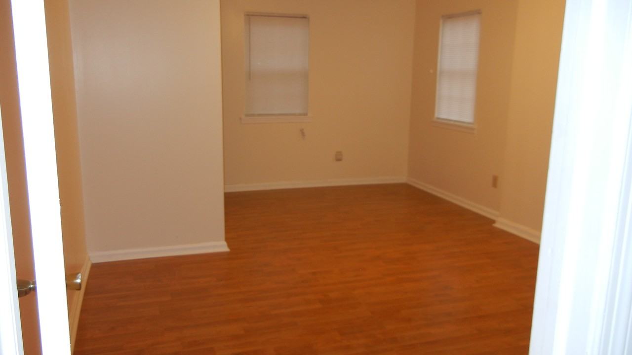 7815 Bensville Rd - Photo 3 of 9