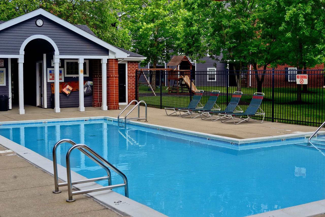 Hunters Point Apartments - Photo 6 of 12