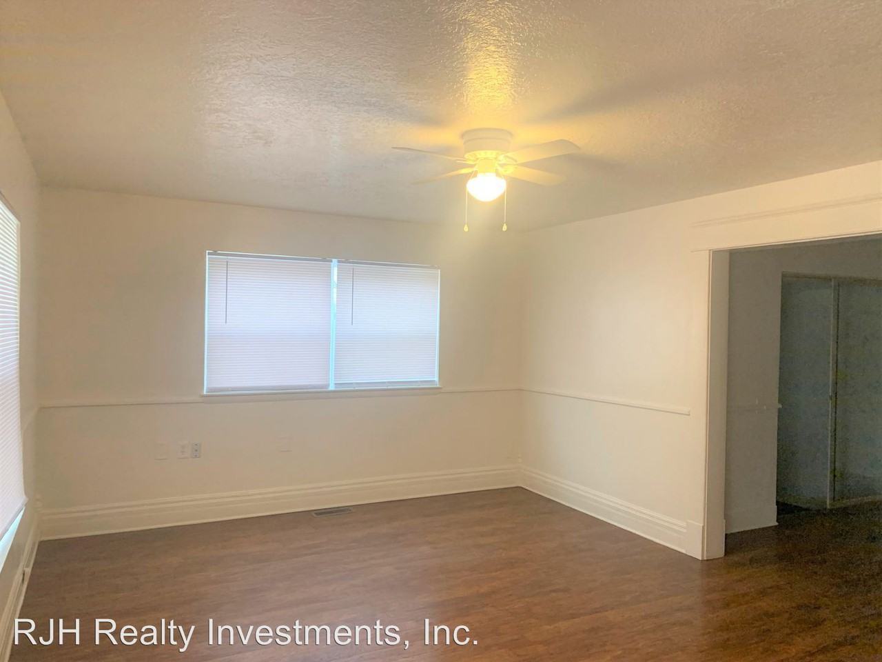 210 N 4th St - Photo 3 of 15