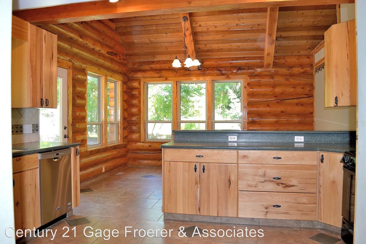 6396 S 2400 E - Photo 3 of 25