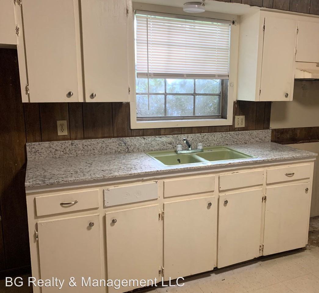 617 Cecile Blvd - Photo 2 of 9