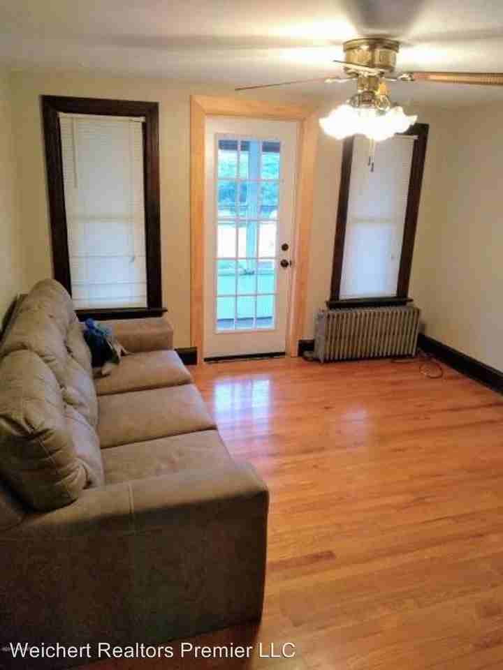 213 Claredon Street - Photo 2 of 14